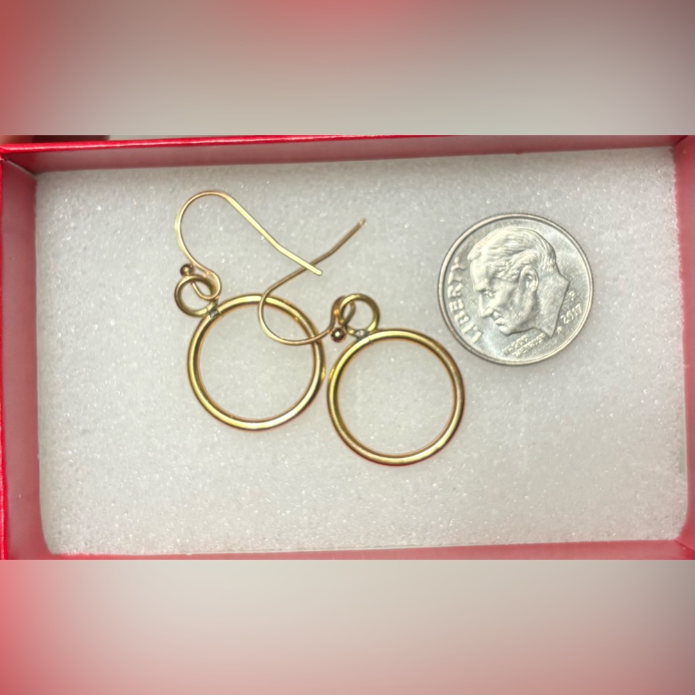 14k Elegant Gold Hoop Earrings *PLEASE READ DESCRIPTION* - Picture 3 of 4